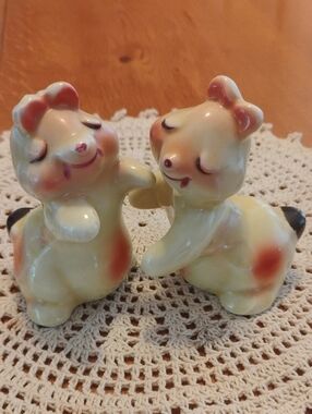 Van Tellingen Yellow Bunny Hug Salt & Pepper Shakers Vintage Huggers